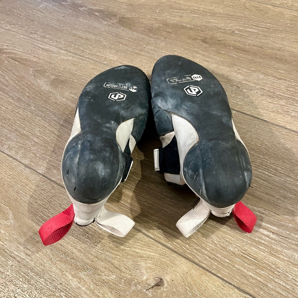 Unparallel Quibit Climbing Shoes - Picture 5 of 9